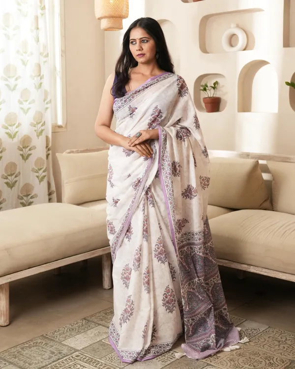 White_Cotton_Butta_Hblock_Print_Mul_Saree_With_Tassels_For_Women